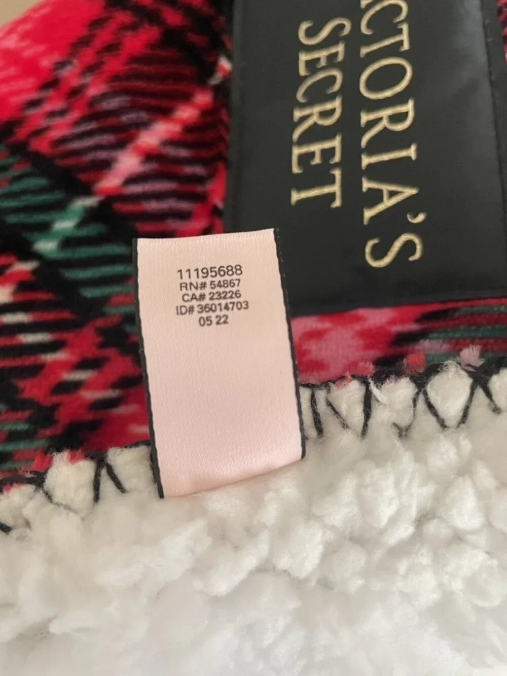 Victoria Secret Holiday plaid red/black sherpa lined fleece blanket new